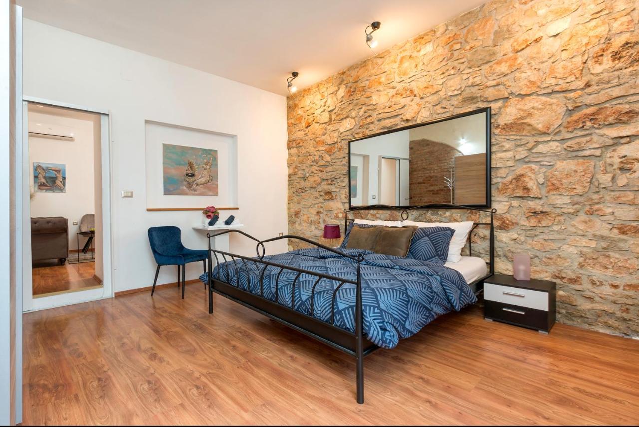 Heisenberg Apartment